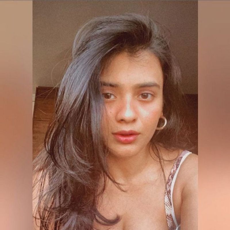 Hebah Patel latest Photo Shoot with out makeup look
