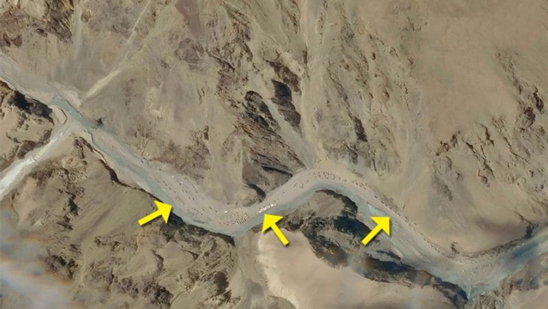 तस्वीरें देखकर पता चलता है कि बड़ी कैजुअलिटी के बावजूद भारतीय सैनिक अपनी पोजीशन पर हैं। वह बातचीत में तय शर्तों को फॉलो कर रहे हैं।
