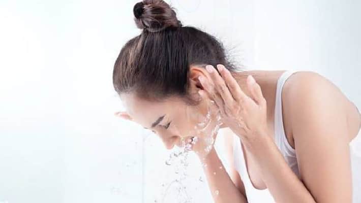 benefits of Washing your face with<a href='/tag/cold-water/' class='tag_highlight_color_detail'> cold water</a>