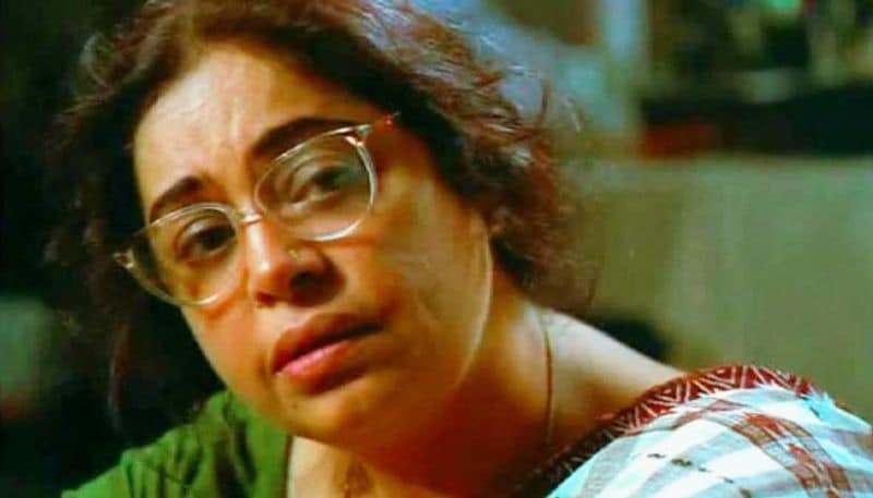 Kiran Kher, wife of Anupam Kher, played the lead role of Banalata in the 2000 film Bariwali.  For which he also received a national award. & Nbsp; </p>
