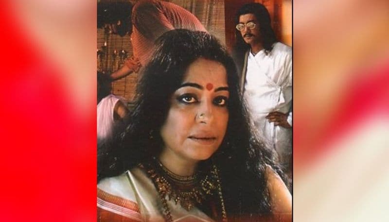 জাতীয় পুরষ্কারটি সেই সময় আটকে যায়। সেই সময় বিতর্ক যেহেতু তুঙ্গে জাতীয় পুরষ্কার তাঁকে ওই সময় দেওয়া হয়নি। যদিও পরে সব মিটমাট হয়ে যায়। কিরণ খের জাতীয় পুরষ্কারে সম্মানিত হন।
