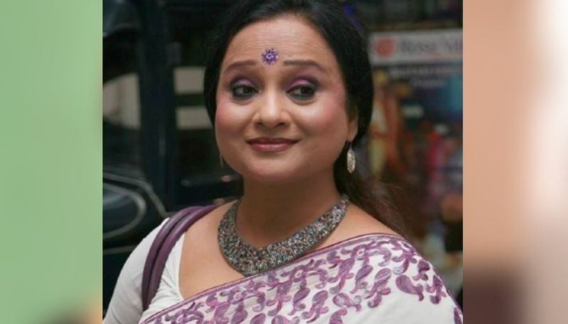 একই সময় গিয়েছিল পারমিতার একদিন ছবিটি। অপর্ণা সেন অভিনীত এবং পরিচালিত ছবিটিতেও রীতা কয়রাল ডাবিং করেছিলেন বলেই অপর্ণারও সন্দেহ আরও গাঢ় হয়।