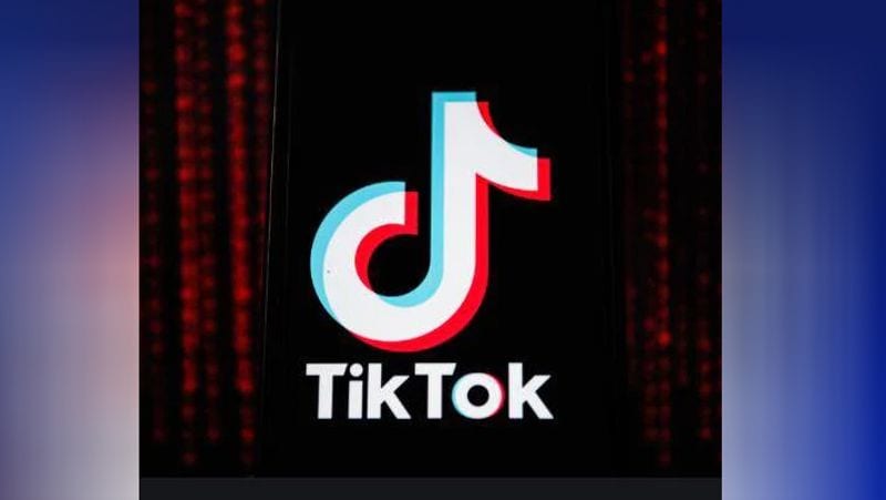 बीसी भरतिया ने सरकार से चीन पर एक मजबूत स्थिति बनाने का अनुरोध किया है और चीनी कंपनियों को दिए गए सभी सरकारी अनुबंधों को तुरंत रद्द करने की मांग की। उन्होंने कहा कि पिछले कुछ महीनों से चीनी कंपनियां विभिन्न सरकारी अनुबंधों में बहुत कम दरों पर बोली लगा रही हैं और इस तरह से वो कई सरकारी परियोजना निविदाओं को प्राप्त करने में सफल हुई हैं।