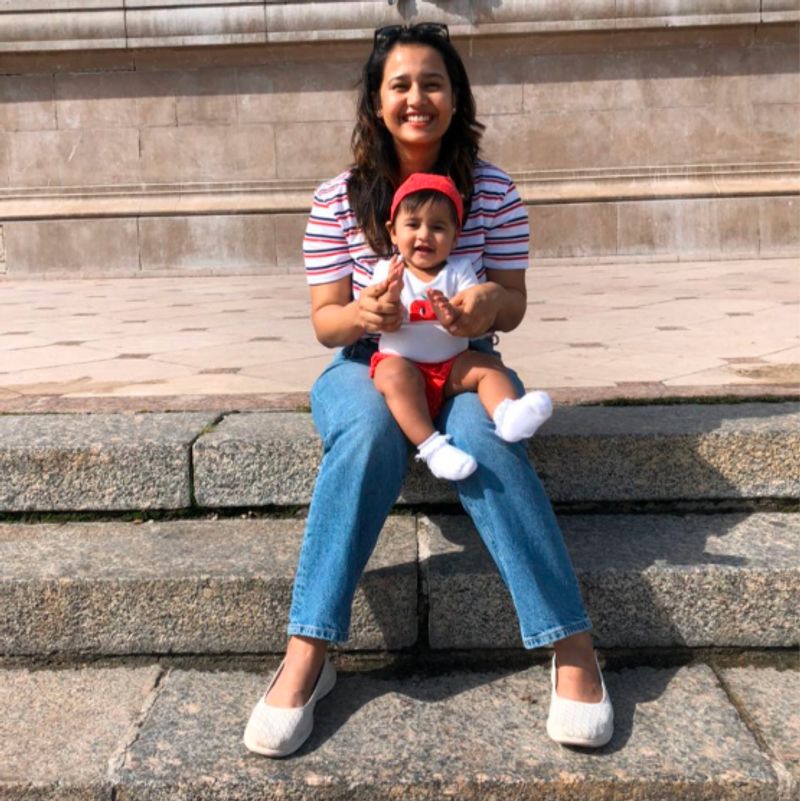 ಕೊರೋನಾಗೆ ವ್ಯಾಕ್ಸಿನ್ ಕಂಡು ಹಿಡಿಯುವಬ್ರಿಟನ್ ವೈದ್ಯರತಂಡದಲ್ಲಿ ಕೊಡಗಿನ ವೈದ್ಯೆಯೊಬ್ಬರು ಕೆಲಸ ಮಾಡುತ್ತಿದ್ದಾರೆ ಎಂಬುದು ಹೆಮ್ಮೆಯ ವಿಷಯ.ಕೊಡಗಿನ ಮೂಲದ ವೈದ್ಯೆ ಡಾ. ಅಫ್ರೀನ್ ಅಮೀರ್ಡೆಕ್ಸಾಮಿತಾಸೋನ್ ಎಂಬ ಔಷಧಿ ಸಂಶೋಧನಾ ತಂಡದ ಭಾಗವಾಗಿದ್ದಾರೆ.
