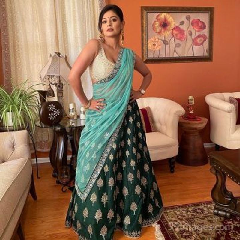  கொரோனா பிரச்சனையால் படத்தில் நடிக்க உள்ள நடிகர், நடிகைகள் குறித்து அதிகாரப்பூர்வ அறிவிப்பு வெளியிடப்படாமல் இருக்கலாம் என்றும், இப்போதைக்கு தான் தலைவன் இருக்கிறான் படத்தில் நடிக்கவில்லை என்றும் தெளிவுபடுத்தியுள்ளார்.