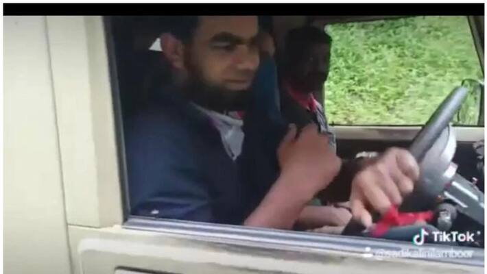 drivers dismissed for vehicle Abuse in forest station at malappuram drivers dismissed for vehicle Abuse in forest station at malappuram