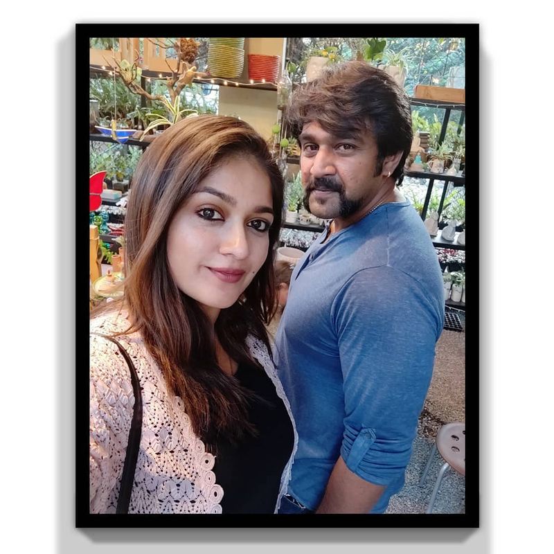 ஒவ்வொரு முறையும் வாசலைப் பார்க்கும்போது, 'நான் வந்துட்டேன்' என்று நீங்கள் சொல்லும் வார்த்தையை கேட்காதச் சூழலில், புரிந்துகொள்ள முடியாத ஒரு வலி என் ஆன்மாவை தாக்குகிறது.