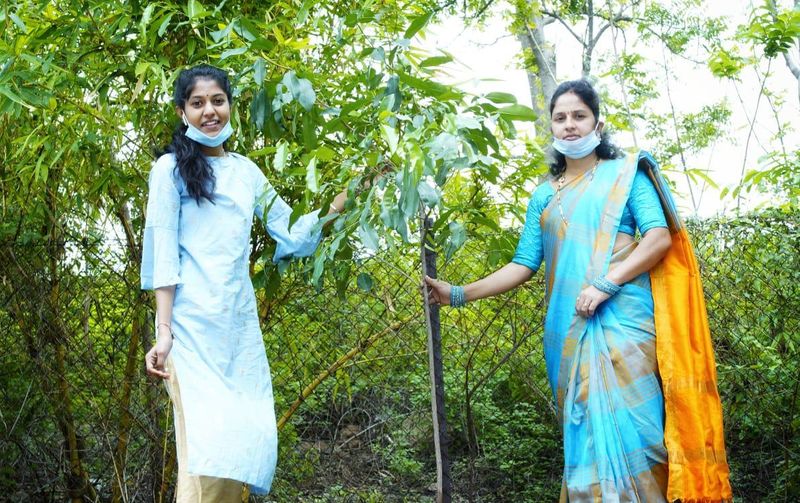 Singer madhupriya participated green india challange