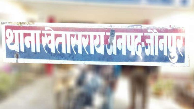 बुधवार की रात दो किशोरियों ने विषाक्त पदार्थ खा लिया कुछ ही देरबाद दोनों की हालत बिगड़ने लगी। 