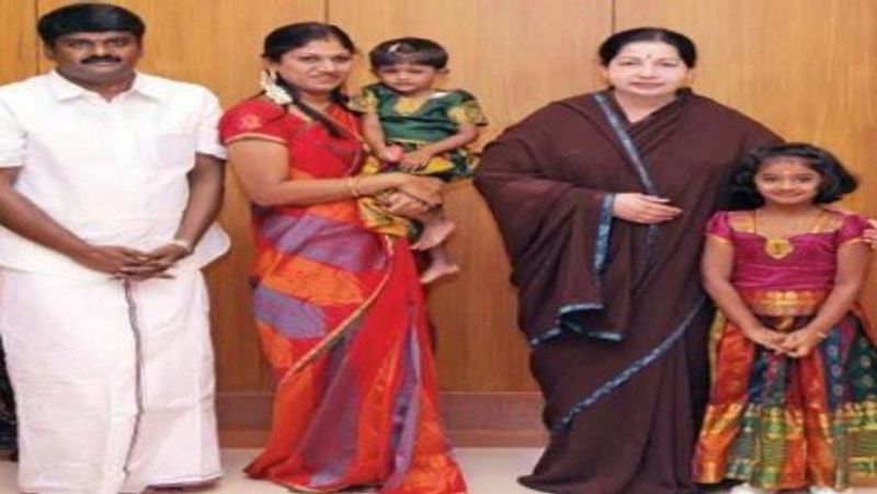 புதுக்கோட்டை மாவட்டம் கஜா புயல் காரணமாக பெரிதளவு சேதத்தை சந்தித்த போது, தன்னுடைய தந்தையுடன் சென்று சிறு வயதிலேயே பலருக்கு ஆறுதல் சொன்னாராம் ரிதன்யா.

