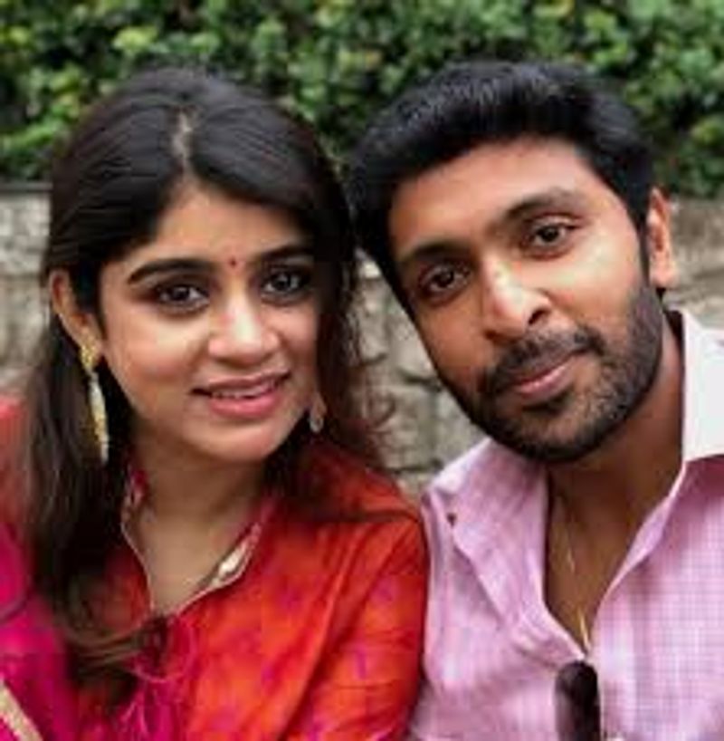 நடிகர் விக்ரம் பிரபுவின் மனைவி லட்சுமி உஜ்ஜைனி 