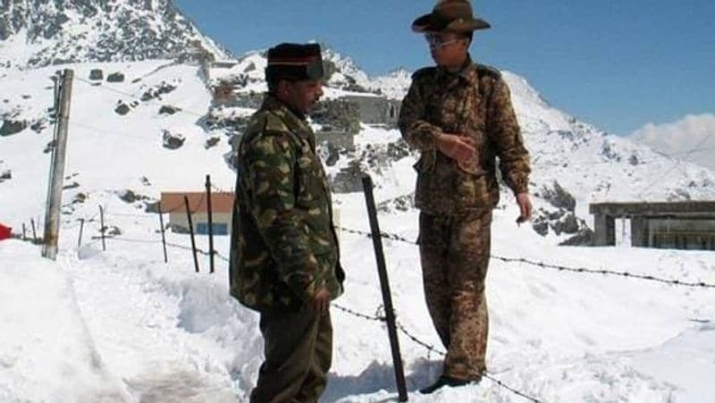भारत ने अपने बयान में कहा कि क्षेत्र में पिछले चार दशक में हुए सबसे बुरे संघर्ष में उसके 20 सैनिक शहीद हुए हैं जबकि चीन पीपल्स लिबरेशन आर्मी (पीएलए) को हुए नुकसान को लेकर बिल्कुल चुप रहा। उसने किसी आंकड़े का ना तो खंडन किया और ना ही उसकी पुष्टि की। पीएलए के वेस्टर्न थियेटर कमांड के प्रवक्ता सीनियर कर्नल झांग शुली ने मंगलवार को कहा कि गलवान घाटी में हुए संघर्ष के दौरान दोनों पक्षों को नुकसान हुआ है, लेकिन इससे ज्यादा जानकारी देने से इनकार कर दिया।