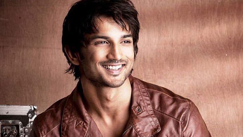 কথা পরিষ্কার, স্পষ্টভাবে বললেও তাঁর মন অন্য কোথায় পড়ে রয়েছে। ডিস্টার্বড সোল হিসেবে সম্বোধন করেন সুশান্তকে। কোনও কিছুর সঙ্গে নাকি মানসিক যোগাযোগ ছিল না সুশান্তের।