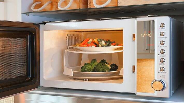 How To Clean Microwave At Home kitchen hacks here How To Clean Microwave At Home kitchen hacks here