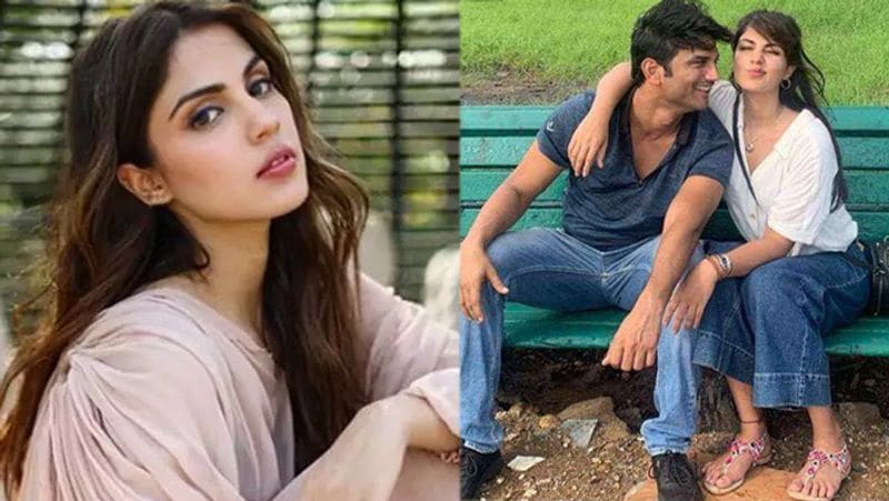 আজ থেকে প্রায় ২ বছর আগে রিয়া নিজের সোশ্যালে এই ঘনিষ্ঠ মুহূর্তের ছবিগুলো আপলোড করেছিলেন জন্মদিনের শুভেচ্ছা জানিয়ে। তারপর থেকে ট্রোলের মুখে পড়েছেন রিয়া।