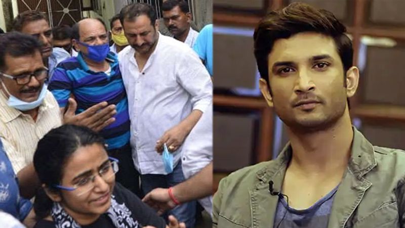 यह मामला मुजफ्फरपुर में दर्ज किया गया है। दायर परिवाद के अनुसार वादी ने इन सभी अभियुक्तों ने मृतक एक्टर सुशांत को आत्महत्या के लिए मजबूर कर देने का आरोप लगाया है। 