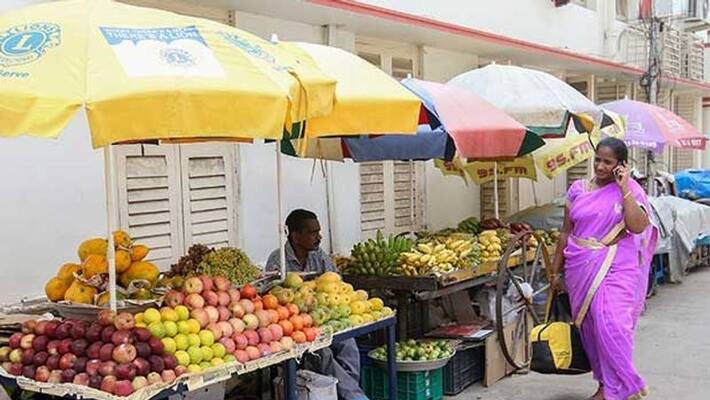 Street Vendors Faces Problems Due to Price Rise in Bengaluru grg Street Vendors Faces Problems Due to Price Rise in Bengaluru grg