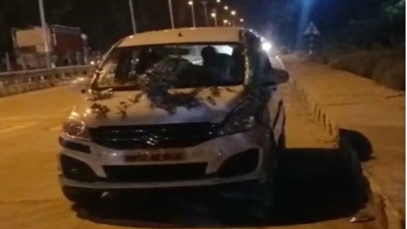 स्वास्थ्य विभाग की टीम जांच के लिए सैंपल ले गई थी। शुक्रवार को बेटे की बारात जानी थी। तय तिथि पर ही बारात बाराबंकी के हैदरगढ़ के लिए निकल पड़ी। (प्रतीकात्मक फोटो)