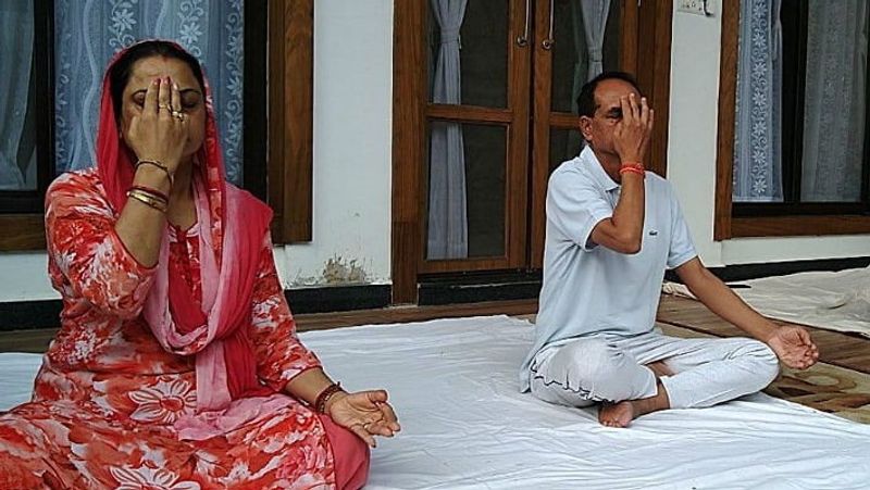 প্রতিবেদনে এও দাবি করা হয়েছে, যাঁরা নাক দিয়ে শ্বাস গ্রহণ করে মুখ দিয়ে ছাড়েন তাঁদের শরীরে রোগপ্রতিরোধ ক্ষমতাই বেশি হয়।