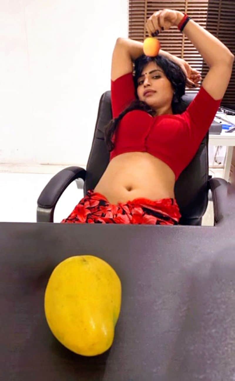నాకు ఫిదా సినిమాలో సాయి పల్లవి సిస్టర్గా చేయమని శేఖర్ కమ్ముల గారు అడిగారు.. కాని నేను చేయనని చెప్పాను. ఇష్టం లేదన్నా. అయితే వలయం సినిమా విషయంలో నన్ను బాగా బలవంతం పెట్టారు. దీంతో కాదనలేక ఆ సినిమాలో ఒక పాత్ర చేశా. 