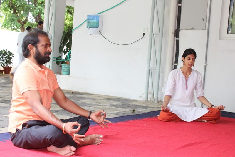 political leaders participating in International Yoga Day
