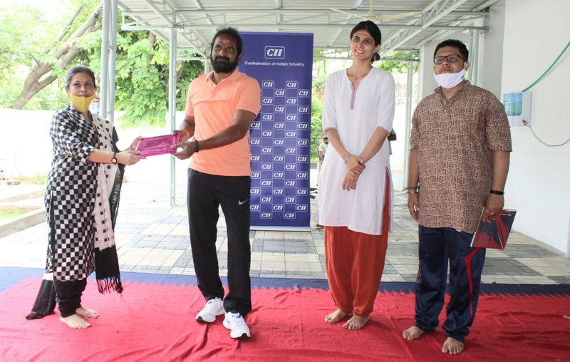 political leaders participating in International Yoga Day