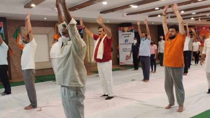 6-feet distance Aarogya Setu visors compulsory for gyms yoga institutes Govt-issued guidelines 6-feet distance Aarogya Setu visors compulsory for gyms yoga institutes Govt-issued guidelines