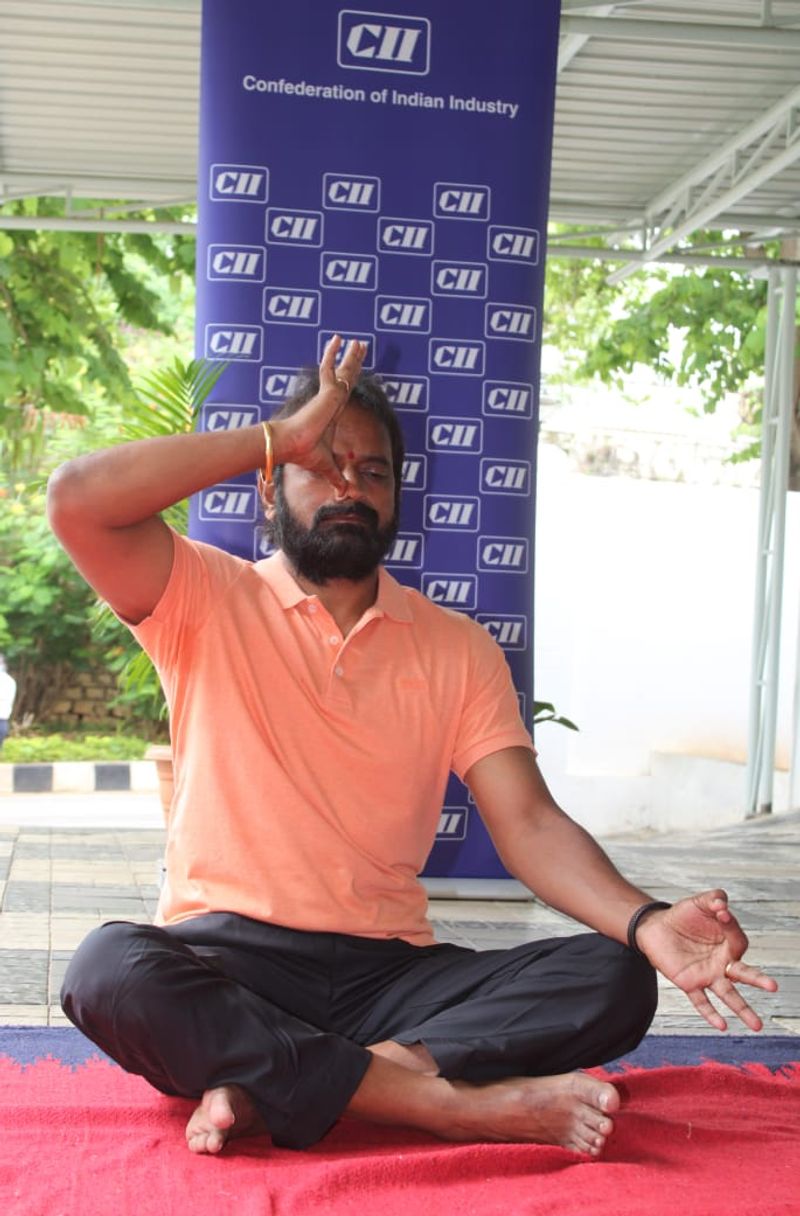 political leaders participating in International Yoga Day