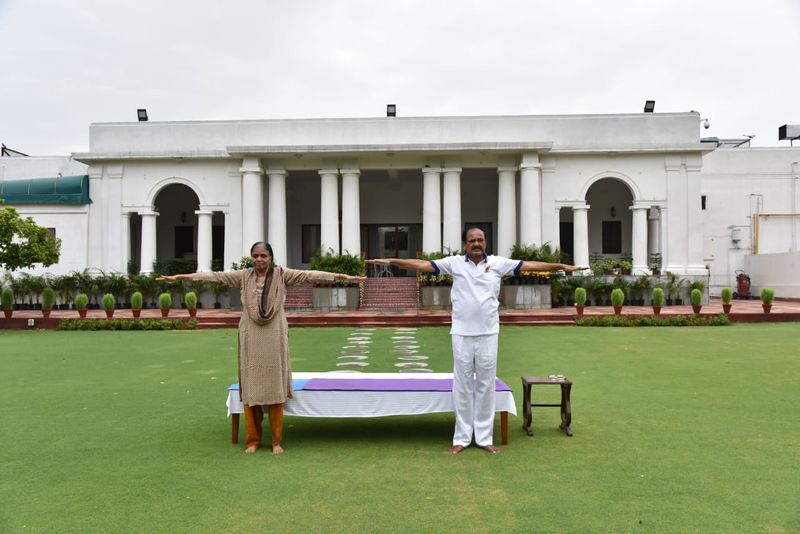 political leaders participating in International Yoga Day
