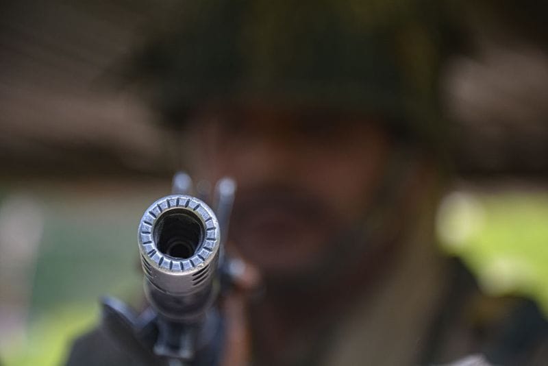 आतंकी से की थी सरेंडर की अपील
जब सुरक्षाबलों को पता चला कि आतंकी स्थानीय हैं तो वहां के कुछ लोगों को बुलाकर सुरक्षाबलों ने अपील करवाई की आतंकी सरेंडर कर दें। लेकिन वे नहीं माने। उन्होंने सुरक्षाबलों के ऊपर ग्रेनेड फेंक दिया। इसके बाद जवाबी कार्रवाई में तीनों आतंकी मार गिराए। 