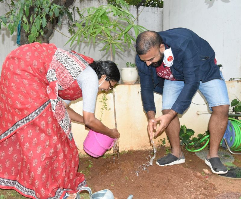 Tharun Bhascker Accepts Green India Challenge