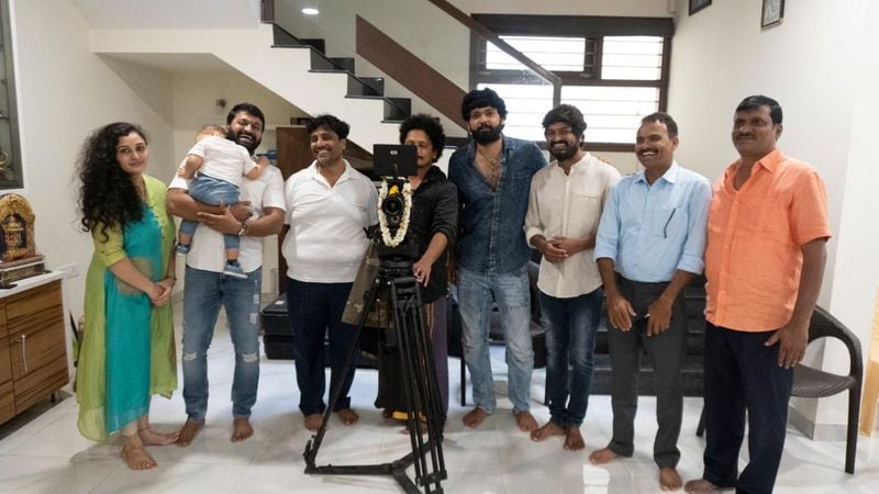 ಈ ಪೈಕಿ ಒಂದು ಚಿತ್ರವನ್ನು ರಿಷಬ್ ಶೆಟ್ಟಿಜತೆ ಸೇರಿ ನಿರ್ಮಿಸಲಾಗುತ್ತಿದೆ. ಅದರ ಹೆಸರು ‘ಹರಿಕಥೆ ಅಲ್ಲ ಗಿರಿಕಥೆ’.ಈ ಚಿತ್ರಕ್ಕೆ ರಿಷಬ್ ಹೀರೋ