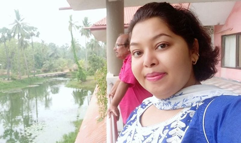தற்போது தன்னுடைய கணவர் மற்றும் தந்தையோடு வசித்து வரும் ஆர்த்தி, சமூக வளைத்தளத்தில் மிகவும் ஆக்டிவாக இருப்பவர்.