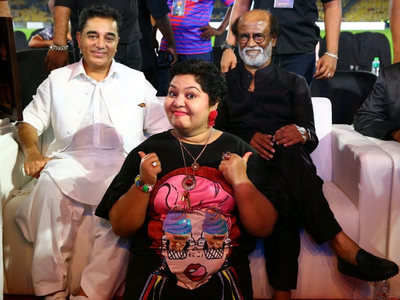 தனக்கு பிடித்த புகைப்படம் மற்றும் மனதில் தோன்றும் கருத்துகளை வெளிப்படையாக தெரிவித்து வருகிறார்.