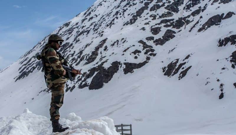 India and china accept to revoke army troop from border