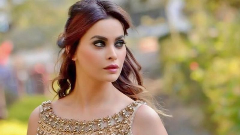 সোনুর এই ভিডিও প্রকাশ্যে আসা মাত্রই চলচ্চিত্রের শিরোনামে উঠে এসেছেন মারিনা কুওয়ার। কিন্তু সকলের মুখেই একটাই প্রশ্ন কে এই মারিনা?