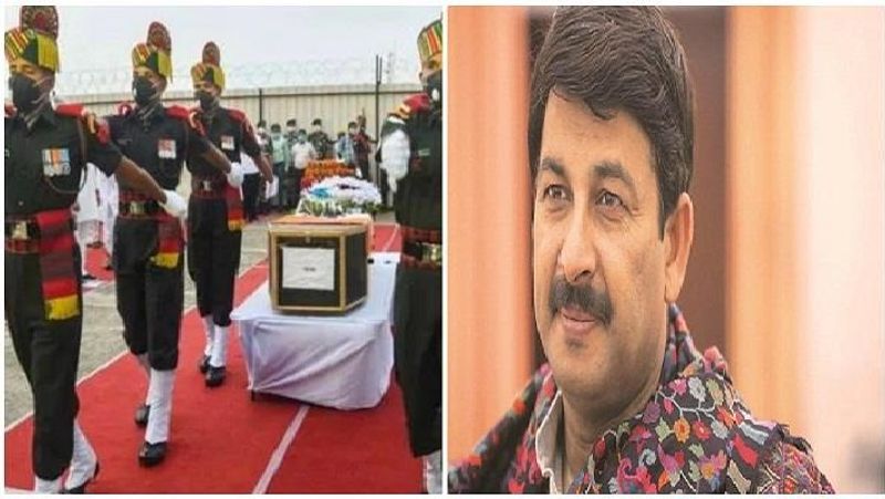 सांसद मनोज तिवार ने कहा कि आज शहीद सुनील हमारे बीच अमर हैं, मगर उनके परिवार के साथ इस घड़ी में खड़ा होना हम सब की जिम्मेदारी है। इसलिए मैंने पीड़ित परिजनों से मुलाकात की। 