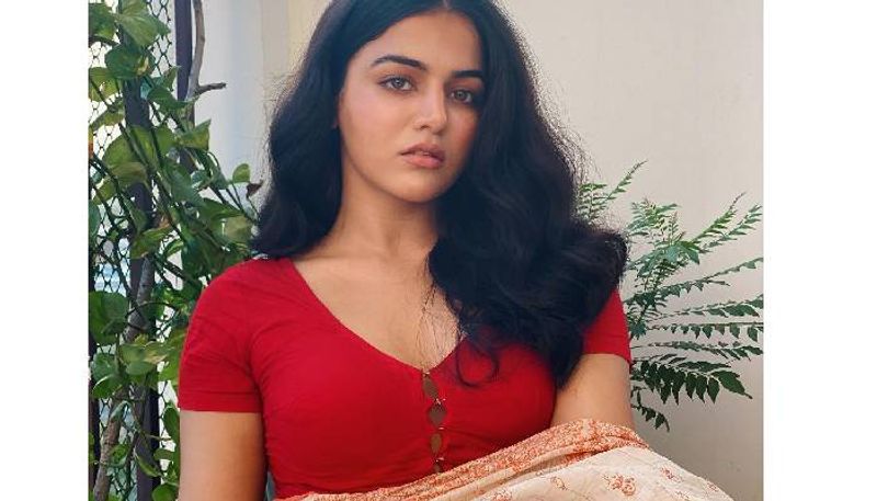Actress wamiqa gabi saree photos goes viral