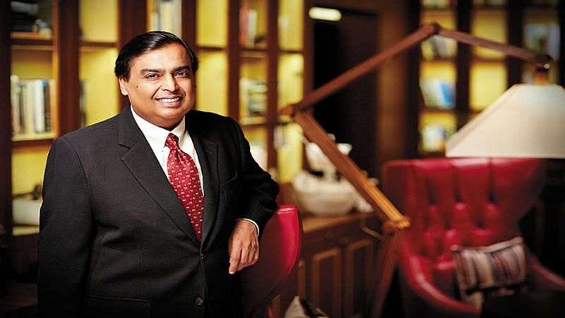 रिकॉर्ड लेवल पर पहुंचे रिलायंस के शेयर
रिलायंस इंडस्ट्रीज का मार्केट कैपिटल सोमवार को 150 अरब के रिकॉर्ड लेवल को पार कर गया। यानी रिलायंस की बाजार पूंजी 11.22 लाख करोड़ रुपए को पार कर गई। सोमवार को रिलायंस के शेयर का भाव बीएसई पर बढ़ कर 1804 रुपए तक पहुंच गया। यह अब तक का इसका एक रिकॉर्ड है। 