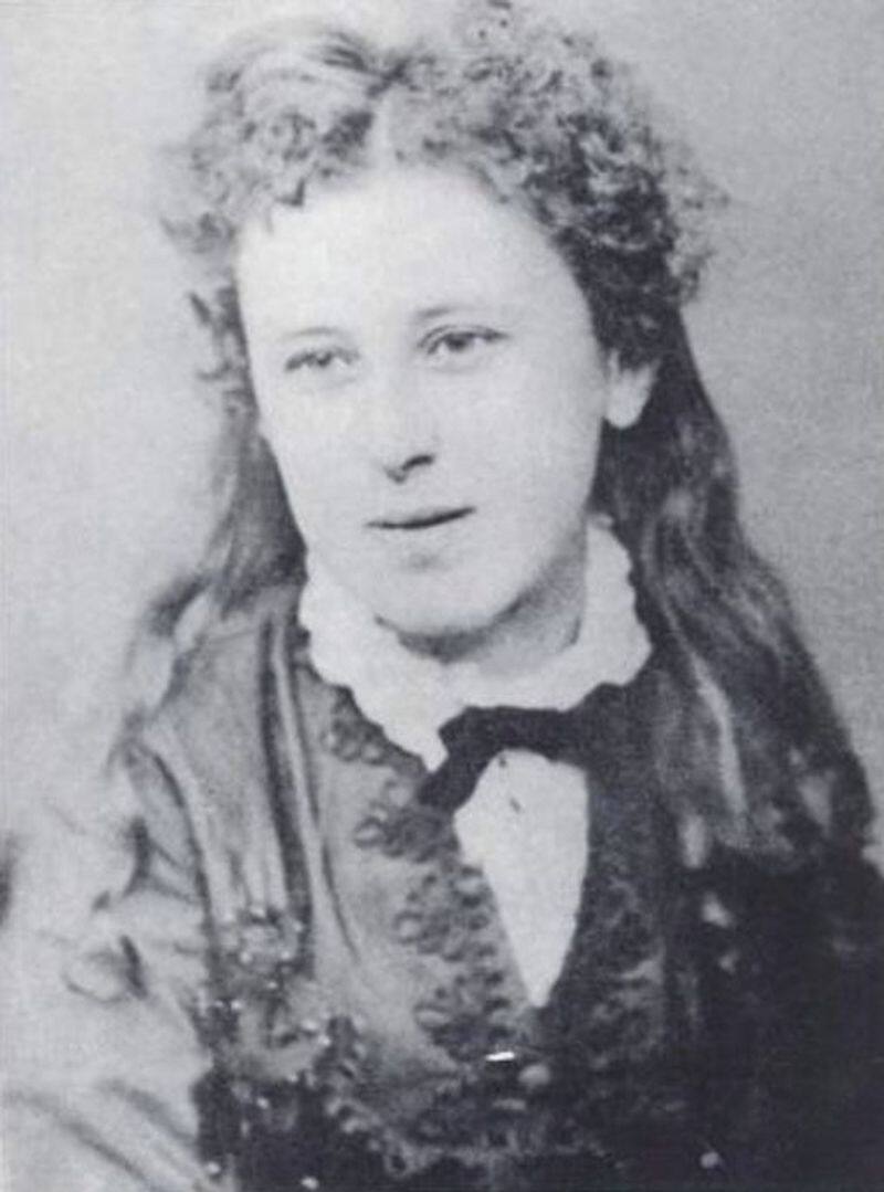 Amy Levi, the melancholic voice of Victorian era