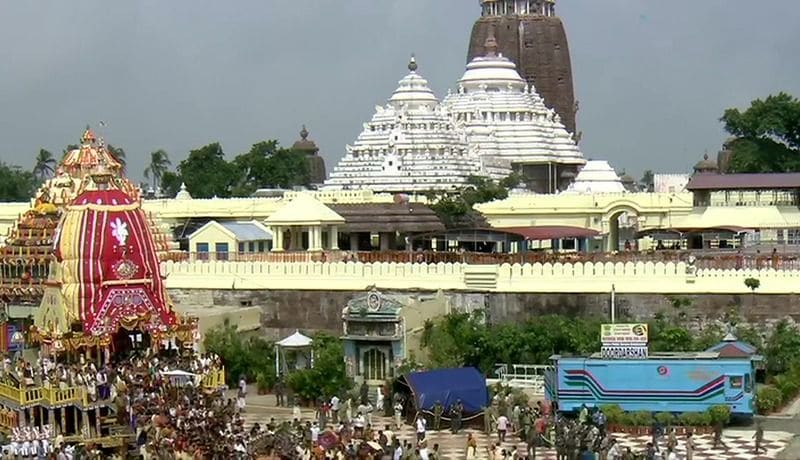 এক একটি রথের রশিতে ৫০০ জনের বেশি টান দিতে পারবেন না। দুটি রথের যাত্রার মধ্যে অন্তত ১ ঘণ্টা বিরতি দিতে হবে।