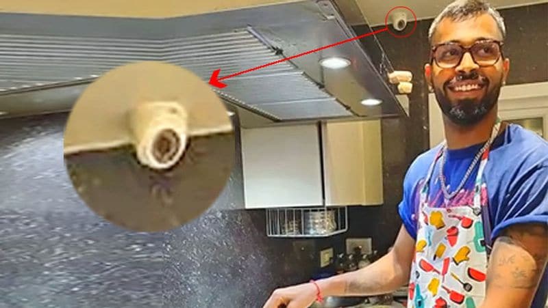 मगर टीम इंडिया के धुरंधर ऑलराउंडर हार्दिक पंड्या के घर के अंदर किचन में भी सीसीटीवी लगा हुआ है। इसका खुलासा तब हुआ जब क्रिकेटर ने किचन के अंदर की एक तस्वीर सोशल मीडिया पर साझा की। अब किन सुरक्षा कारणों से क्रिकेटर के किचन में सीसीटीवी लगा है ये वही और उनका परिवार ही जानता होगा। बहरहाल, मैदान से अलग क्रिकेटर का यह अवतार लोगों को खूब पसंद आ रहा है। 