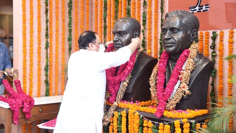 साल 1953 में आंदोलन में हिस्सा लेने के लिए श्यामा प्रसाद मुखर्जी जम्मू कश्मीर में लागू परमिट सिस्टम तोड़ने के लिए आए थे। उन्हें जम्मू कश्मीर पुलिस ने लखनपुर में ही गिरफ्तार कर लिया था। इसके बाद उन्हें 44 दिन जेल में रखा गया और 13 जून, 1953 को उनकी मौत हो गई। 