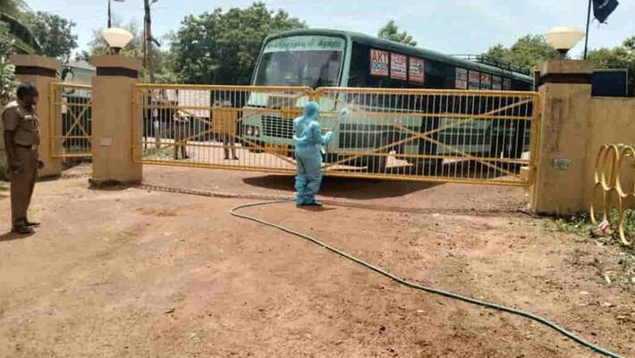 TN couple gets coronavirus positive report onboard bus, co-passengers panic TN couple gets coronavirus positive report onboard bus, co-passengers panic
