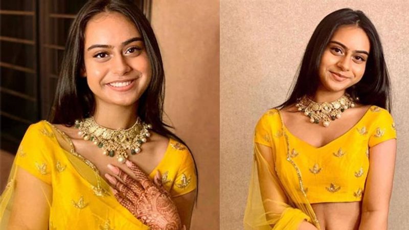 हालांकि, कई बार उन्हें अपने ड्रेसिंग सेंस की वजह से सोशल मीडिया में ट्रोल भी होना पड़ा है। न्यासा के फिल्मों में न आने की बात चौंकाने वाली इसलिए है कि उनकी मां के परिवार में पिछली तीन पीढ़ियां एक्ट्रेसेस के रूप में सक्रिय रही हैं।