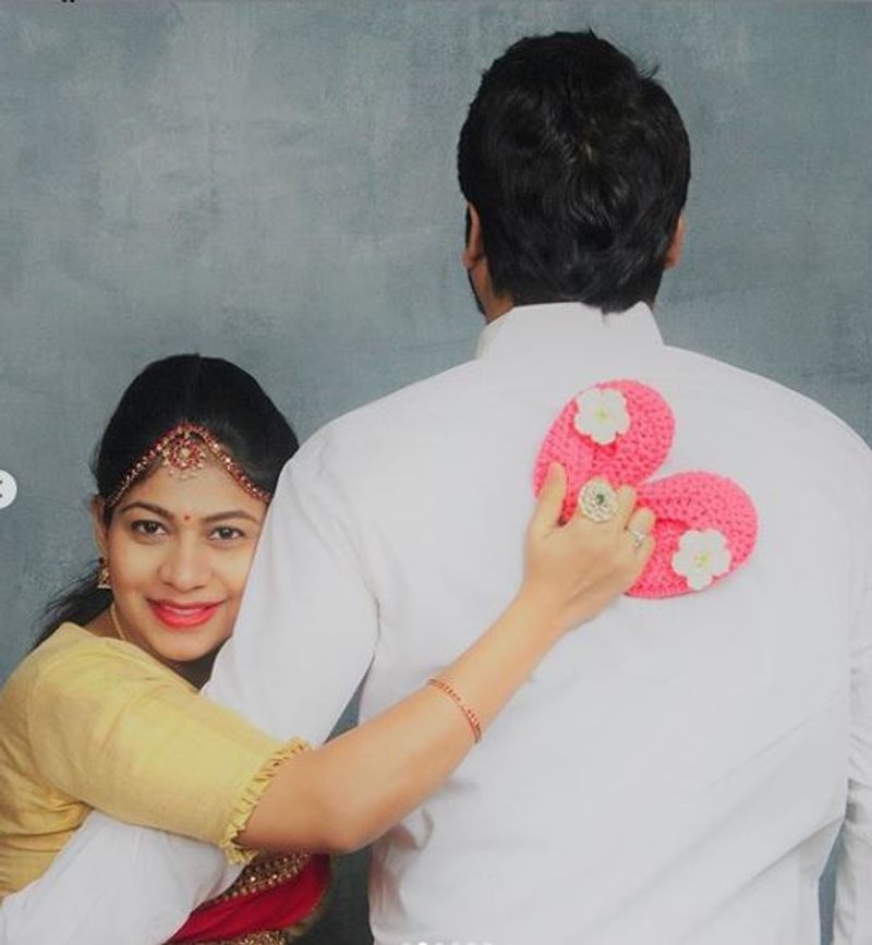 ವಿಭಿನ್ನ ಬೇಬಿ ಶವರ್ ಮಾಡಿಸಿಕೊಳ್ಳುವ ಮೂಲಕ ಮಾರ್ಚ್ 12ರಂದು ಅಭಿಮಾನಿಗಳಿಗೆ ರಿವೀಲ್ ಮಾಡಿದ್ದರು.