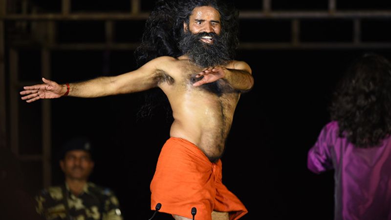 <p>ಕಪಿಲ್ ಶರ್ಮಾ ಶೋನಲ್ಲಿಯೂ ರಾಮ್ ದೇವ್ ಭಾಗವಹಿಸಿದ್ದು ಮೆಚ್ಚುಗೆಗೆ ಪಾತ್ರವಾಗಿತ್ತು.</p>