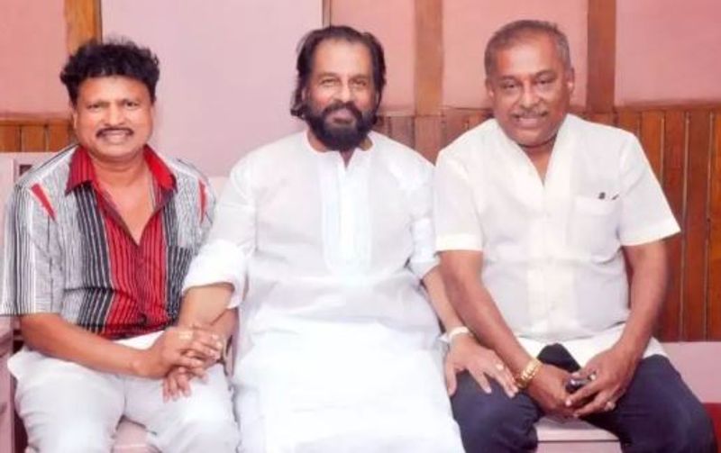 ಡಾ . ರಾಜ್ ಕುಮಾರ್ - ಹಂಸಲೇಖಇವರ ಕಾಂಬಿನೇಷನ್ ನಲ್ಲಿ ಹೊರಬಂದಿರುವ ಅದೆಷ್ಟೋ ಹಾಡುಗಳು ಅಂದಿಗೂ , ಇಂದಿಗೂ ಎಂದೆಂದಿಗೂ ಹಿಟ್ ಎನ್ನುವುದನ್ನು ಪದೇ ಪದೇ ಸಾಬೀತು ಮಾಡುತ್ತಿವೆ.ಆಕಸ್ಮಿಕ ,ಶಬ್ಧವೇಧಿ ಹೀಗೆ ಸಾಕಷ್ಟು ಸಿನಿಮಾಗಳು ಇವರ ಹಾಡುಗಳಿಂದ ಹಿಟ್ ಆಗಿವೆ.