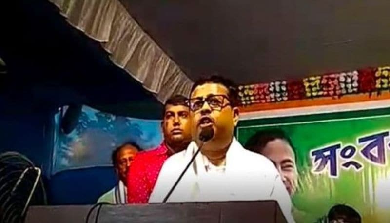 <p>এছাড়া দিব্যেন্দু অধিকারীর দায়বদ্ধতা ৮৩ লক্ষ ৯৭ হাজার ৫০১ টাকা। ২০১৬ সালের উপনির্বাচনে দেওয়া খতিয়ান অনুযায়ী সেসময় দিব্যেন্দু অধিকারীর সম্পত্তি ছিল ১ কোটি ৮২ লক্ষ ২৪ হাজার ৩৭৮ টাকা। দায়বদ্ধতা ছিল ৮ লক্ষ ৫ হাজার ৮৬৯ টাকা।<br />
</p>