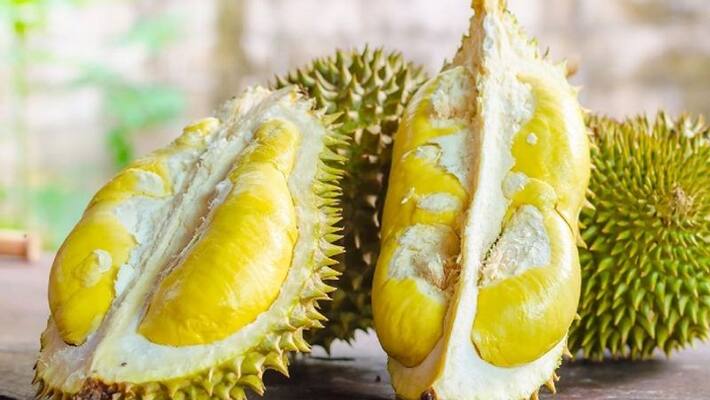 12 people hospitalized after experienced the smell of durian fruit 12 people hospitalized after experienced the smell of durian fruit